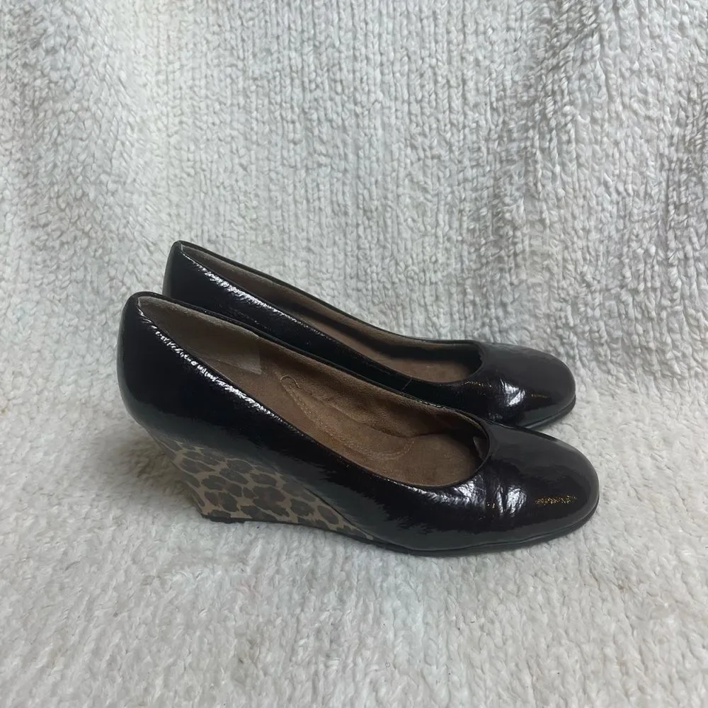 Aerosoles plum tree patent leather dark brown wedge leather print heels SZ8M